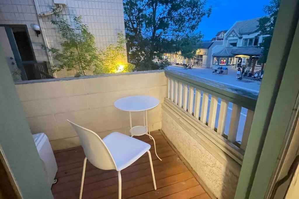 Appartamento Unit #201 Cozy Mountain View 1Br In Dt Canmore Esterno foto
