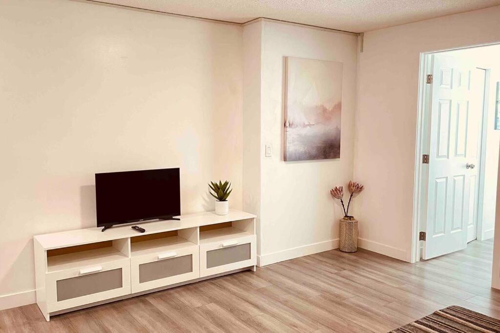 Appartamento Unit #201 Cozy Mountain View 1Br In Dt Canmore Esterno foto
